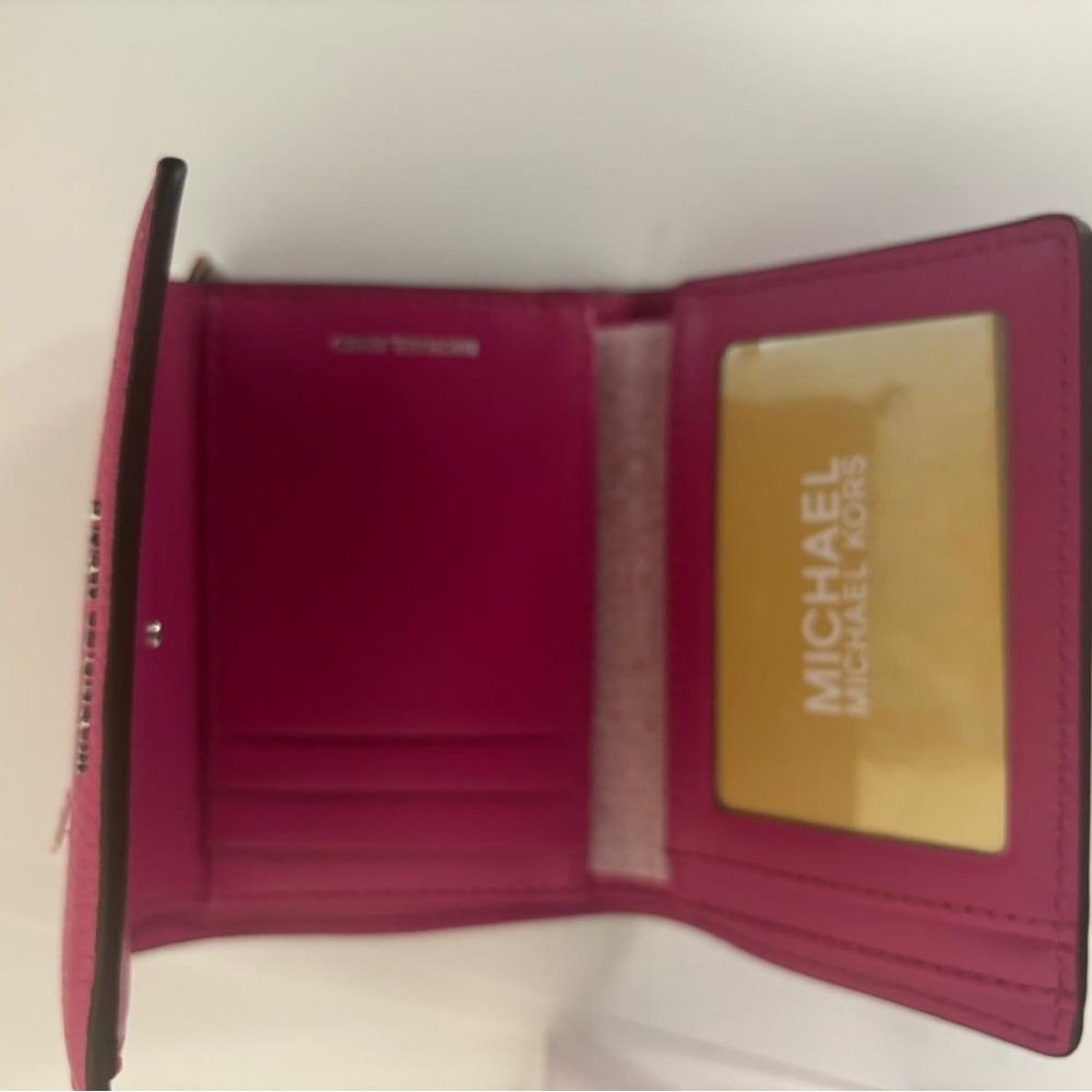 Michael Kors Fuchsia wallet - Picture 3 of 3